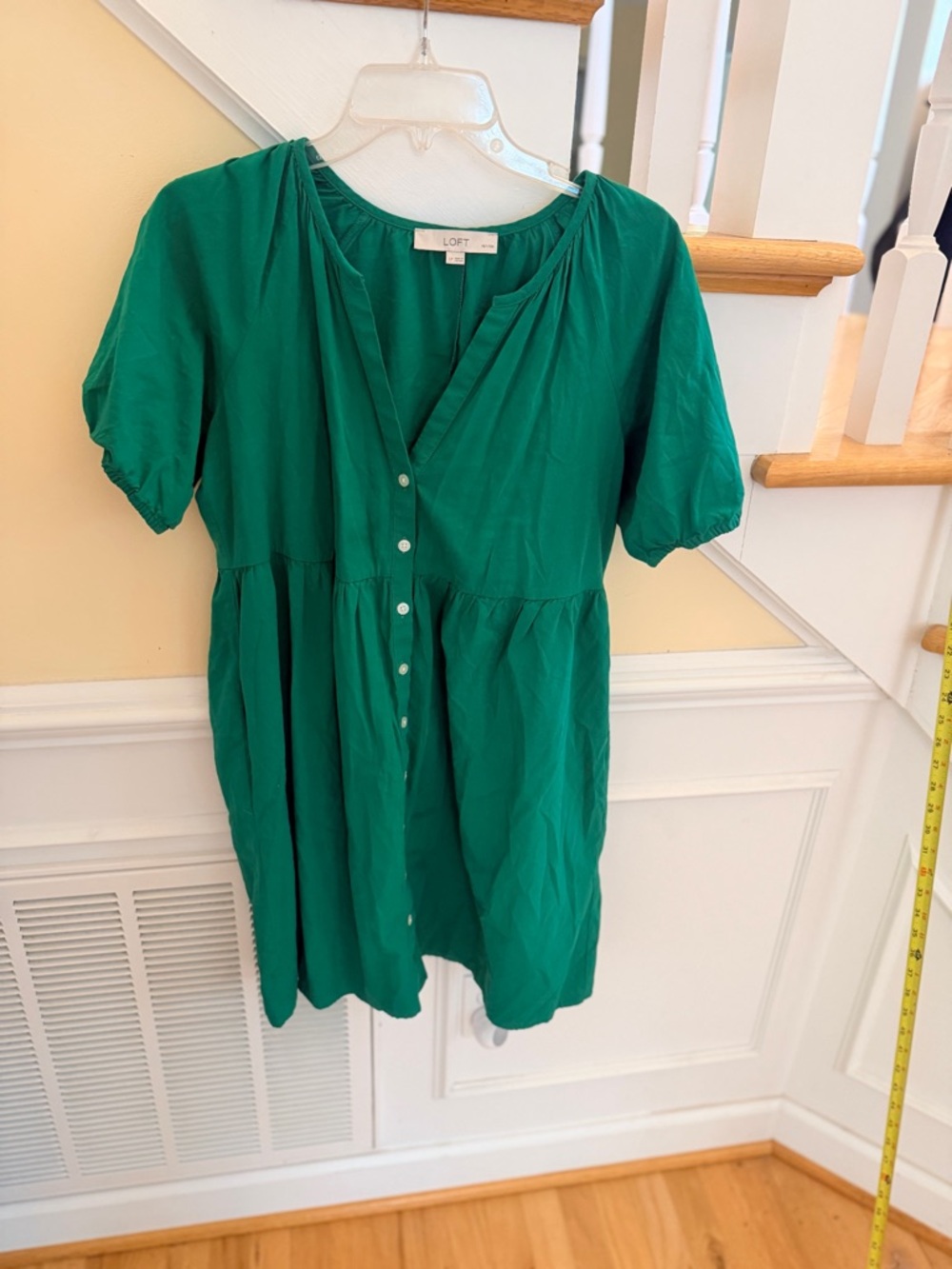 Ladies Size LP "LOFT" Emerald Green V-Neck Petite Blouse DRESS GUC ❤️